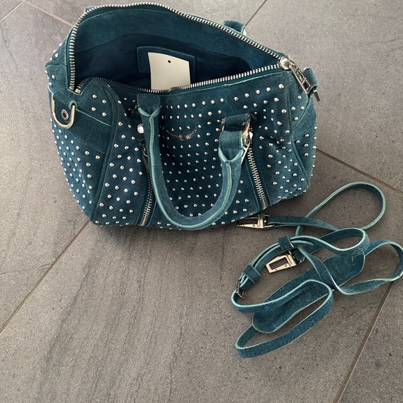 Purse - Picture 1 of 3